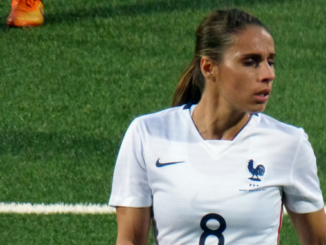 Jessica Houara d'Hommeaux avec les Bleues