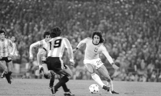 Roberto Dinamite avec le Brésil (numéro 20) contre l'Argentine lors du mondial 1978 (via Vasco da Gama)