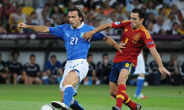 Andrea Pirlo et Xavi, une page de football