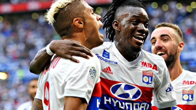 Bertrand Traoré avec Mariano et Sergi Darder (via AfricaTopSports) Bertrand Traoré avec Mariano et Sergi Darder (via ATS)
