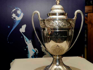 Le trophée tant convoité de la CoLe trophée tant convoité de la Coupe de Franceupe de France