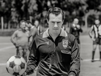 Arbitre, garant de l'artifice footballistique - Extrait du film L'Arbitro