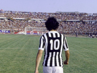 Une des plus célèbres des photos d'un des plus célèbres des numéros 10 (Michel Platini)