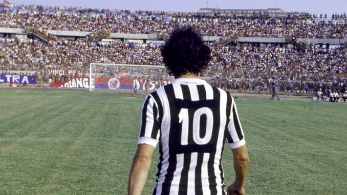 Une des plus célèbres des photos d'un des plus célèbres des numéros 10 (Michel Platini)