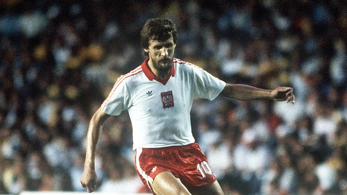 Stefan Majewski portait le numéro 10 avec la Pologne lors du mondial 1982 (Crédit Getty Images)