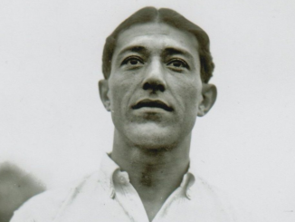 Une des rares photographies où Angel Romano est en gros plan, ici avec le maillot du CD Nacional de Montevideo