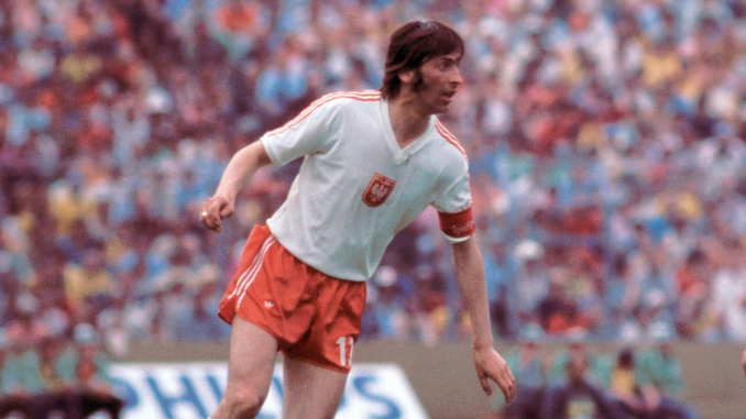 Kazimierz Deyna en action sous le maillot de la Pologne