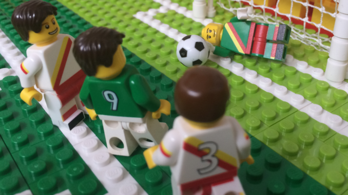 Quelle parade du portier du FC Brickstand ! Quelle parade du portier du FC Brickstand !