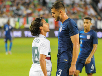 Matt Miazga face à Diego Lainez