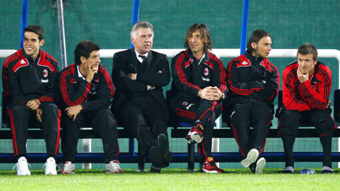 Ancelotti et quelques modestes joueurs de football (Crédits : Ryan Pierse/Getty Images)