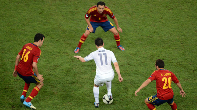 Pressing serré des Espagnols (Crédits : Jasper Juinen/Getty Images Europe)