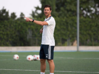 Xabi Alonso entraînant les U13 du Real Madrid (Crédits : ASTV via Real Madrid)
