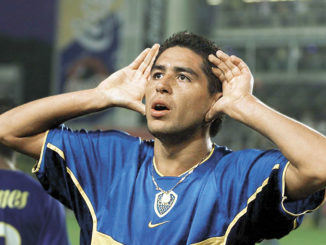 Riquelme célébrant un de ses nombreux buts à la Bombonera