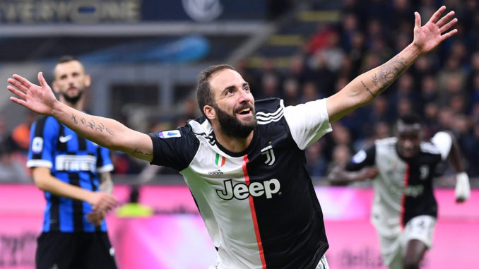 Higuain installe la Juve sur le fauteuil de leader (Alberto Pizzoli/AFP via Getty Images)
