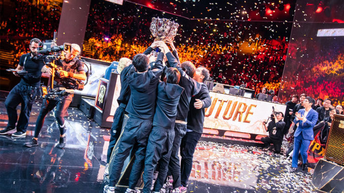 Les Chinois de FunPlus Phoenix remportent en novembre dernier les Mondiaux de League of Legends, événement esport le plus regardé de la planète. (crédits : Riot Games)