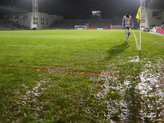 Le football sous la pluie