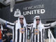 Les supporters de Newcastle célèbrent le rachat de leur club par le fonds souverain saoudien (Crédits : AP/Jon Super)