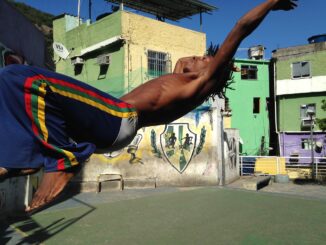 La capoeira, le football et la violence